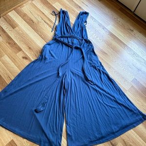 Unknown brand. Size small, blue